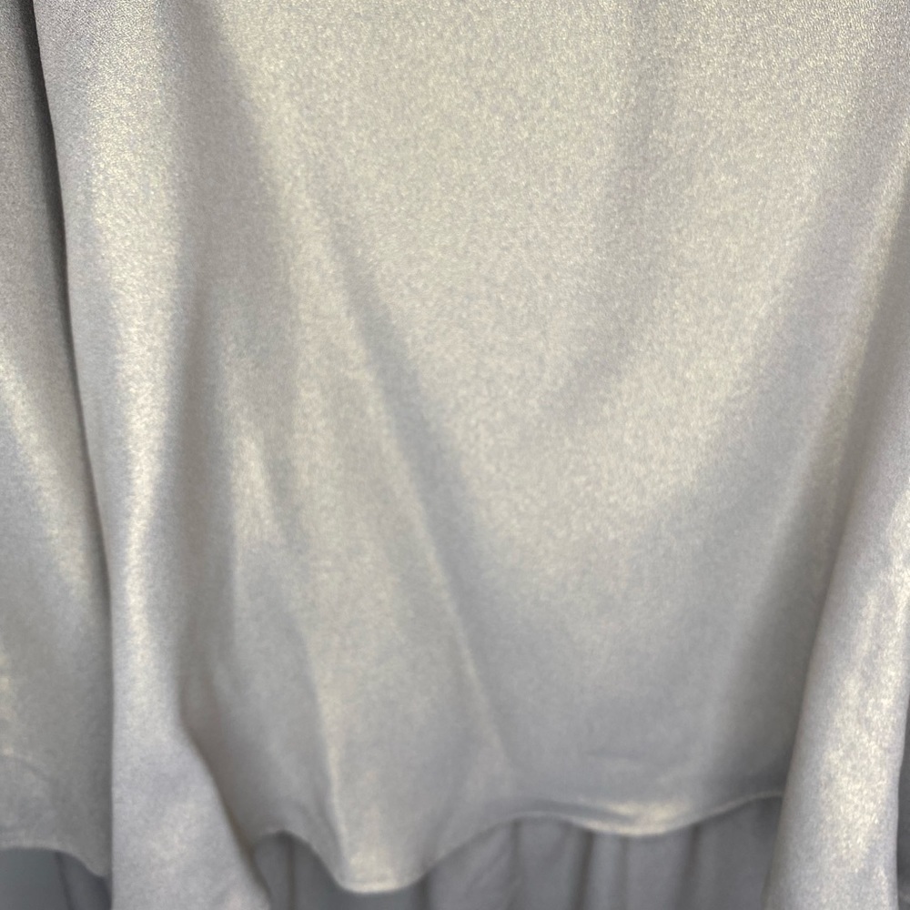 WAYF The Carolina Popover Gown In Platinum Shimmer - Picture 8 of 10